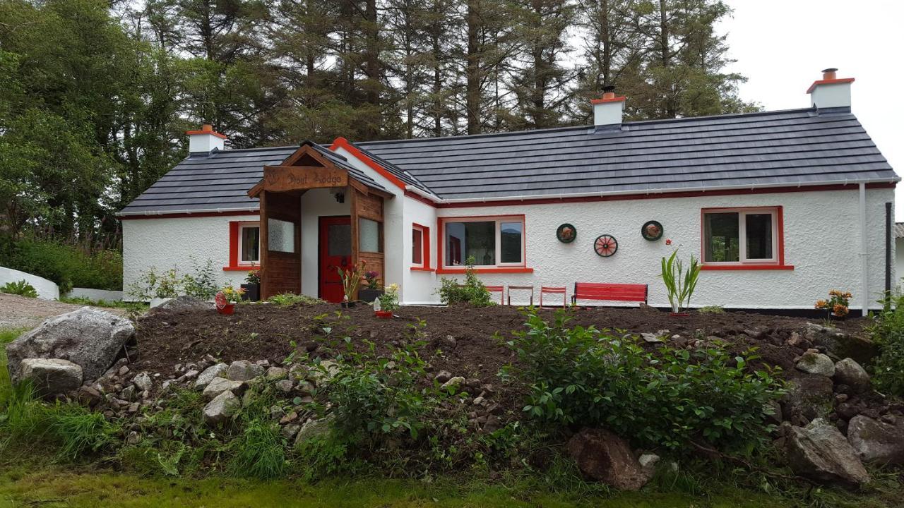 Back2Roots - Beautifully Restored Cottage, Doochary エクステリア 写真