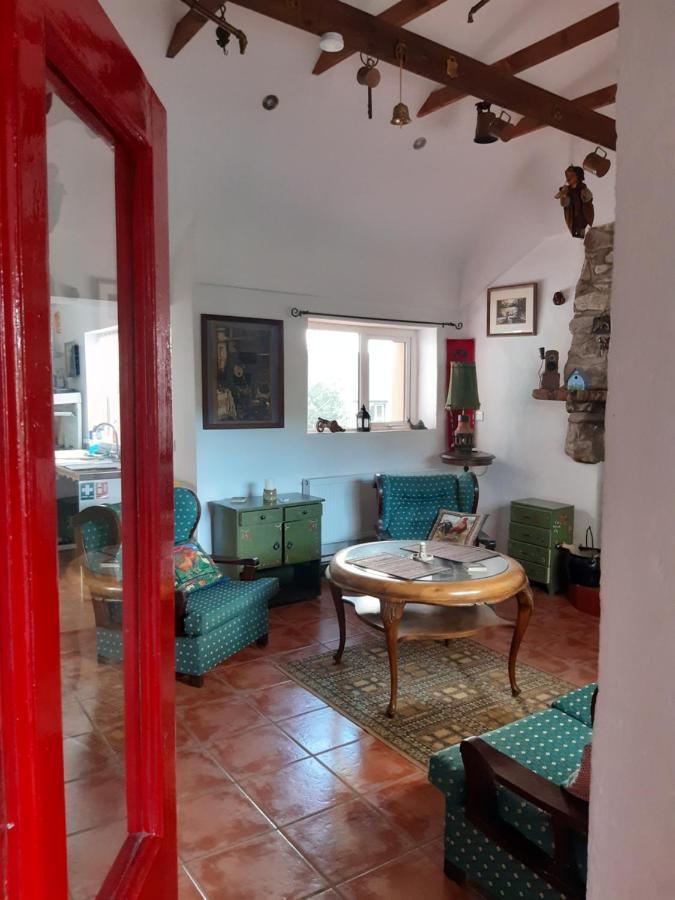 Back2Roots - Beautifully Restored Cottage, Doochary エクステリア 写真